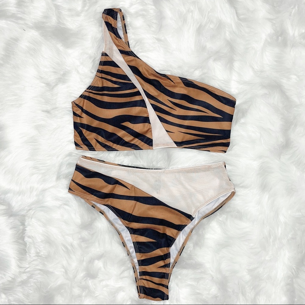 tiger stripe bandeau bikini !!